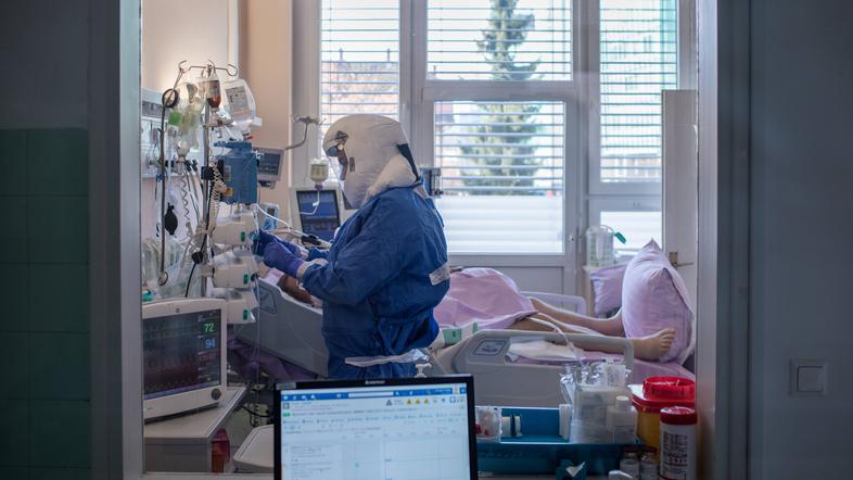 Covid-19, UKC Ljubljana