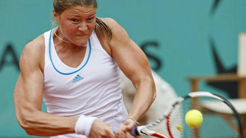 Dinara Safina je v osmini finala OP Francije izločila prvopostavljeno Marijo Šar