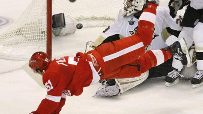 Valtteri Filpula je v padcu premagal vratarja Marca-Andreja Fleuryja.