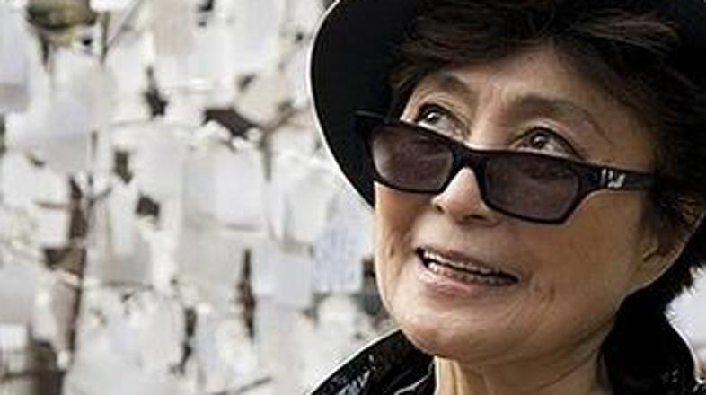 Yoko Ono – tudi ona je zaradi Johna Lennona veliko pretrpela.
