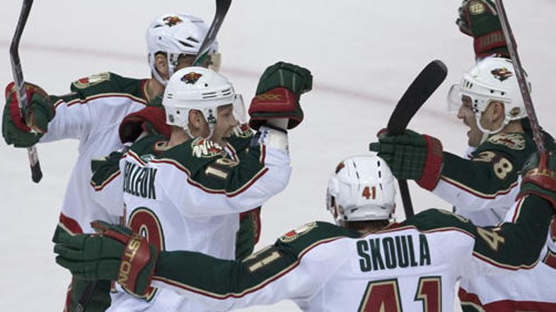 Martin Skoula je tik pred koncem podaljška zadel za zmago nad Kralji.