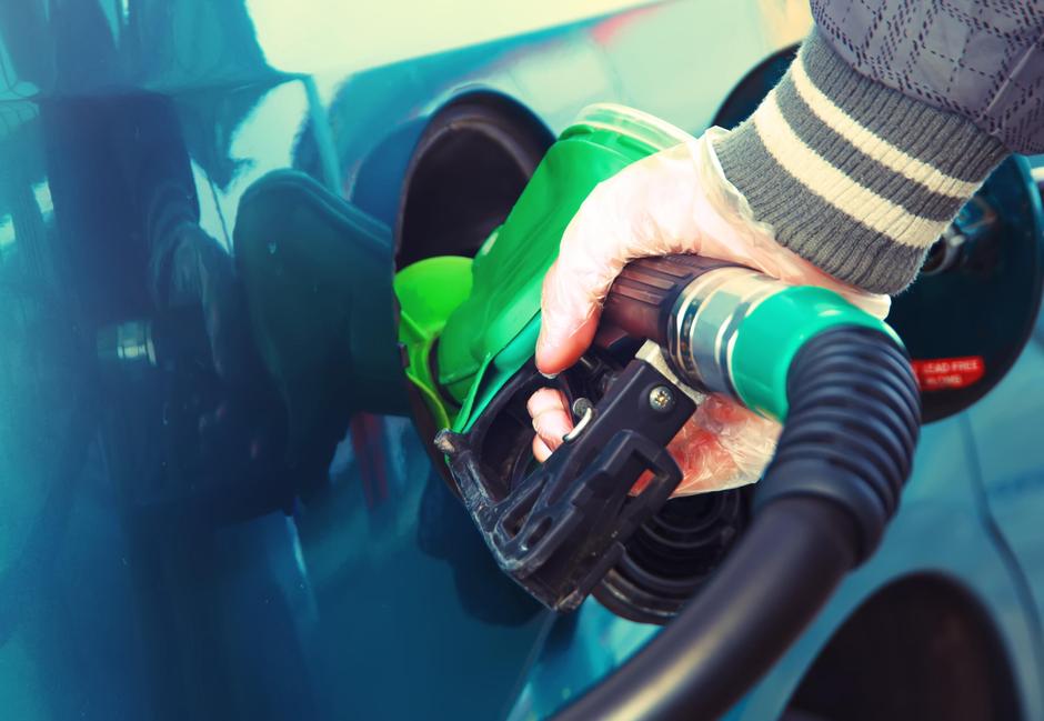 bencinska črpalka, gorivo | Avtor: Profimedia
