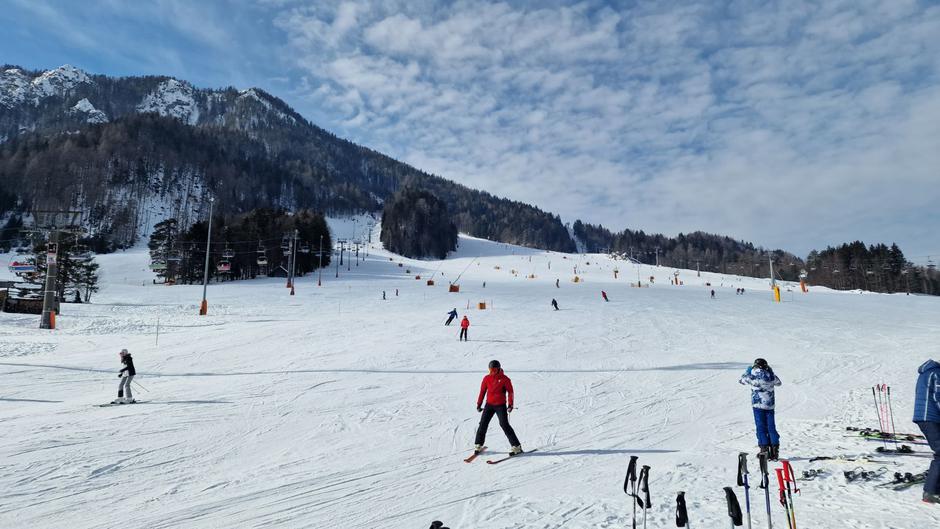 Smučanje, Kranjska Gora, turizem, sneg, rekreacija, zima | Avtor: M. Ha.