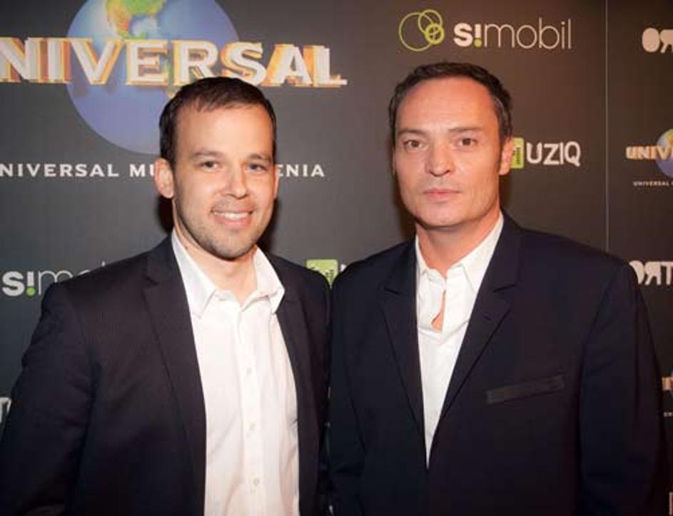 Peter Curk, direktor marketinga pri Si.mobilu, in Hannes Eder - Universal Music.