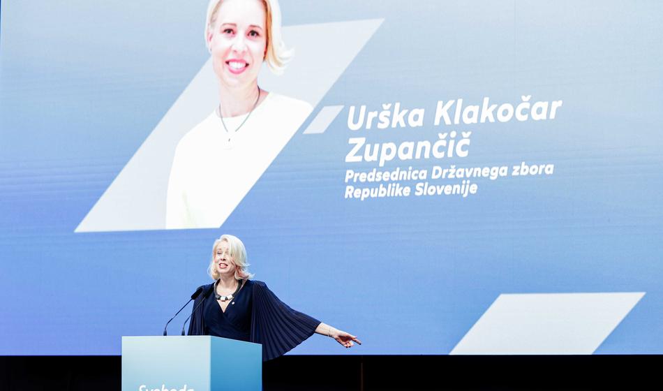 Mladim omejitev družbenih omrežij, pri stanovanjih pa jamstva države