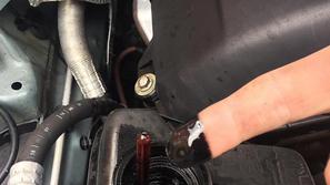 Prevara z motornim oljem