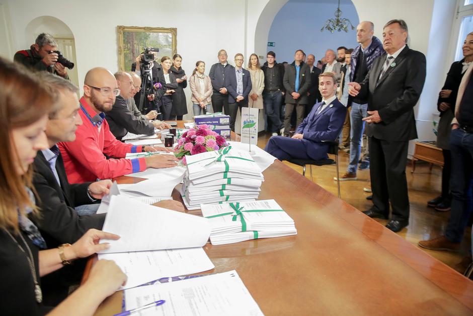 vložitev kandidature za župana | Avtor: Saša Despot