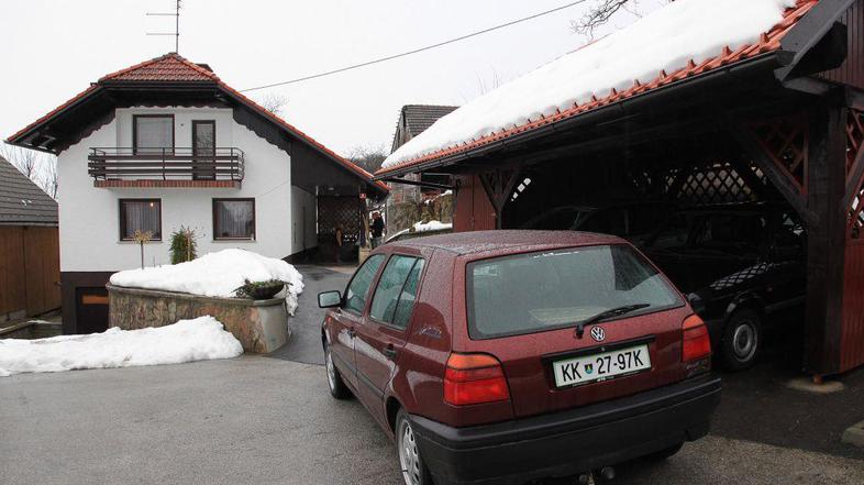 Policija je v soboto nekaj pred pol osmo uro zjutraj prejela prijavo o družinske