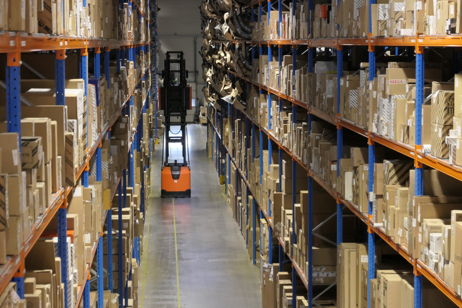 EF Parts & Logistic Service Lozorno Bratislava Sloveška, nadomestni seli, skladišče, vzdrževanje avtomobilov | Avtor: Matija_Janežič