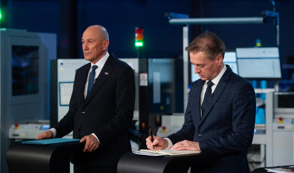 Golob Janši: "Vi napovedujte kataklizmo, nihče drugi nam je ne napoveduje, razen vas"