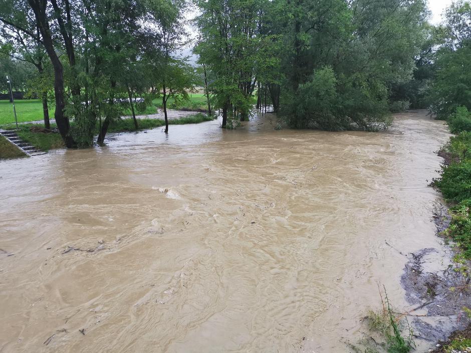 Narasla reka Gradaščica na Šujici | Avtor: zurnal24.si