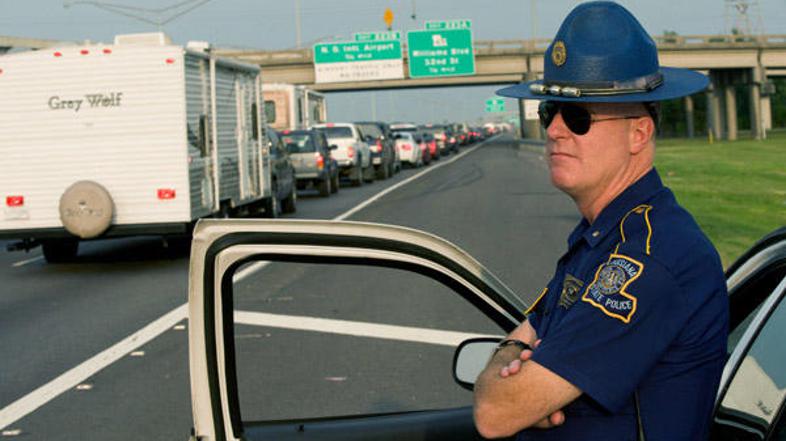 Dramatični pregon se je odvijal na meddržavni avtocesti, med katerim je oborožen