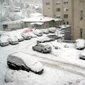 Zaposleni v bolnišnici, ki za parkiranje plačujejo po 35 evrov, so ob sneženju n