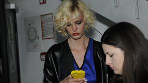 estradniki telefon teden mode