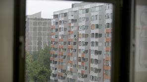 ljubljana 04.09.07 bloki, stanovanja, okno, ljubljana; foto:sasa despot