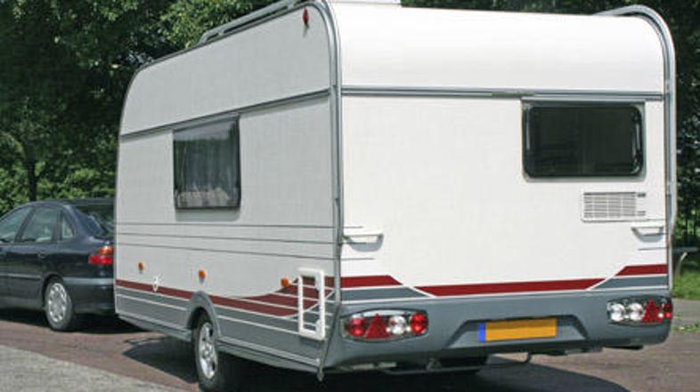 Preseliti se je moralo okoli sto turistov. (Foto: iStockphoto)