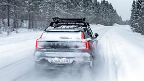 Volvo EX30 cross country