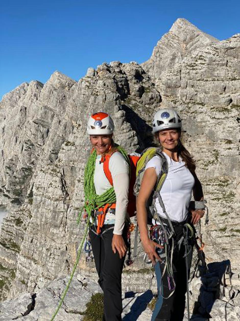 Urška Bačovnik, Janez Janša | Avtor: Reševalni pas/Twitter