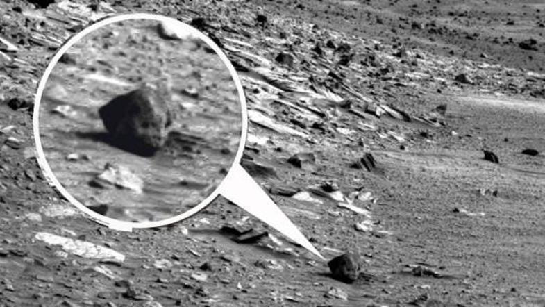 Lobanja vesoljca ali le kamen nenavadne oblike?