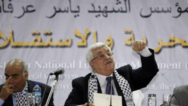 Mahmud Abas (desno) ostaja vodja gibanja.