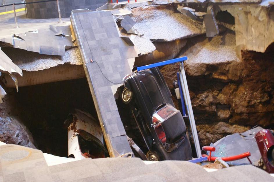 Nesreča v muzeju corvette