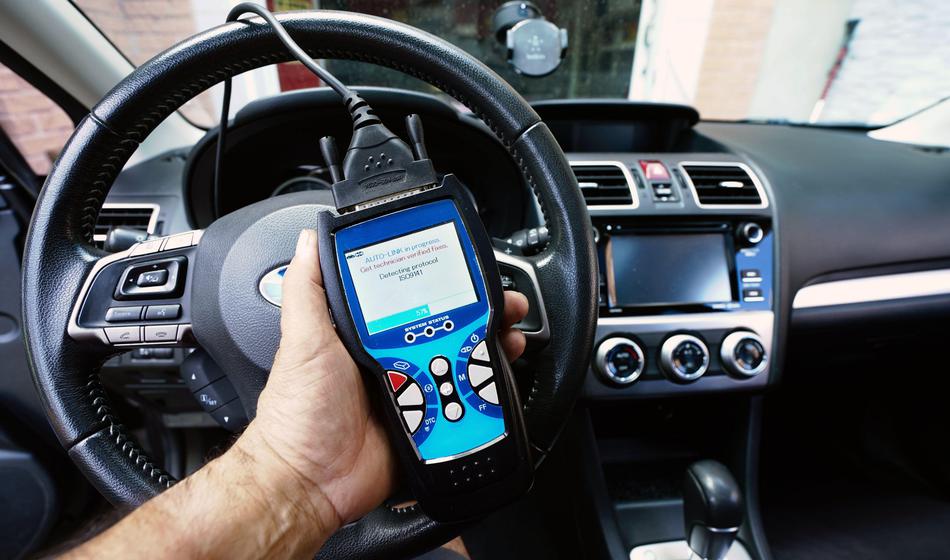 Digitalni zidovi v avtomobilih: kako kibernetska varnost spreminja vzdrževanje vozil