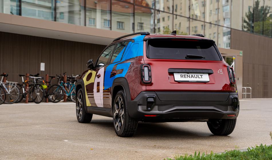 20 uporabnikov si že leto dni deli električni renault 4
