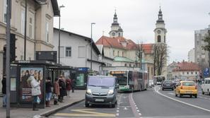 vstavljanje na avtobusni postaji