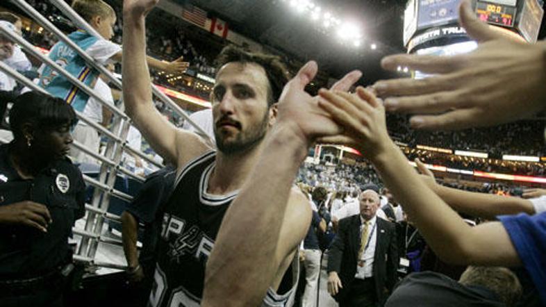 Manu Ginobili bi naj zaradi poškodbe počival osem tednov.