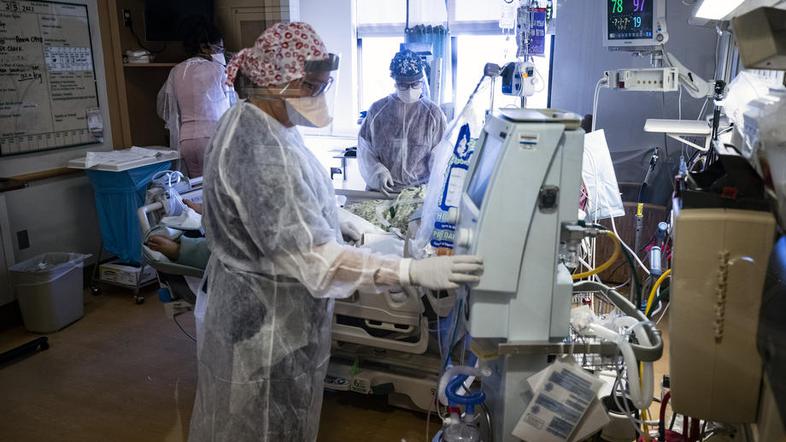 bolnišnica covid-19 pandemija epidemija virus ZDA