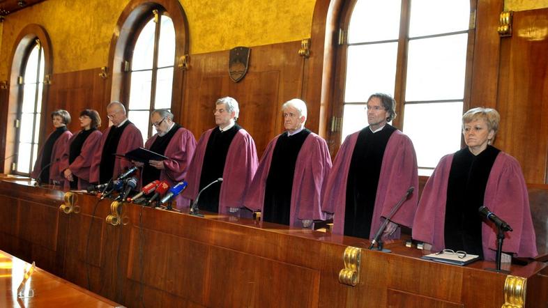 Ustavni sodniki