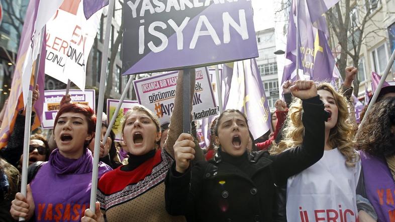 Protest žensk v Carigradu