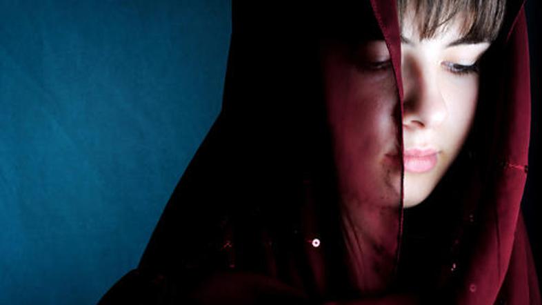 V osiromašenih predelih Saudske Arabije so prislne poroke med otroki in odraslim