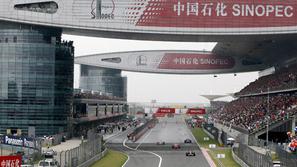 Sodoben objekt pri Šanghaju morda zadnjič gosti formulo 1. (Foto: EPA)