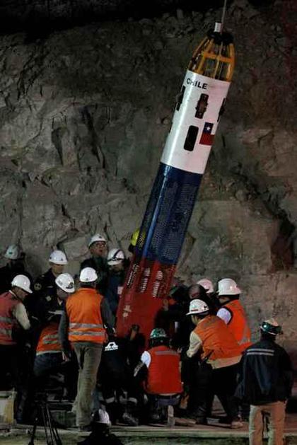 Čile, evakuacijska kapsula, čilski rudarji, reševanje