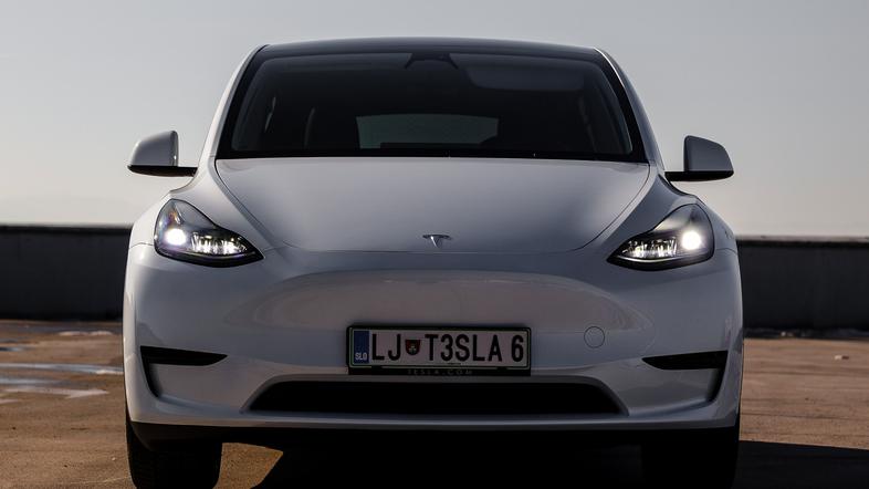 Tesla Y