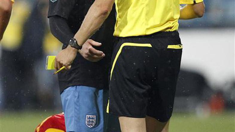 črna gora anglija rooney rdeči karton