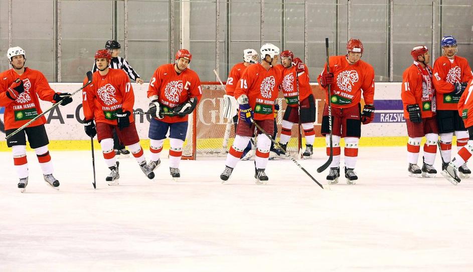 dobrodelna tekma legende slovenskega hokeja Olimpija Jesenice Tivoli Jakec in ča