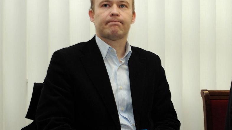 Poslanci SD so ministru svoje vlade Mateju Lahovniku poslali poslansko vprašanje