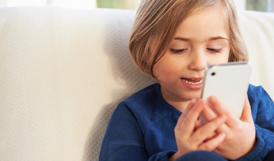 Zlorabe otrok na spletu v porastu, policija in Spletno oko pozivata k previdnosti