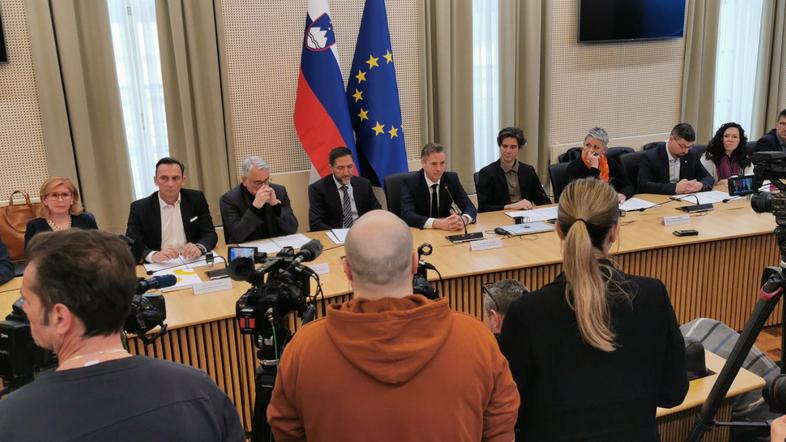 Podpis sporazuma o pokojninski reformi