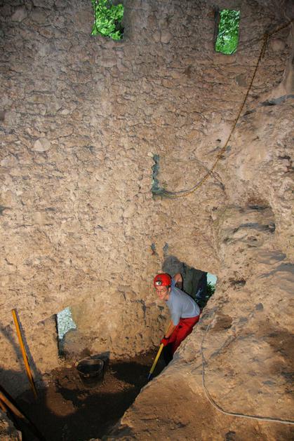 Jamarsko društvo Carnium opozarja radovedne, naj se na grad ne odpravljajo brez 