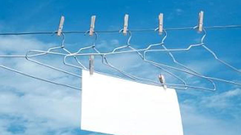 Marks & Spencer bo reciklliral obešalnike.