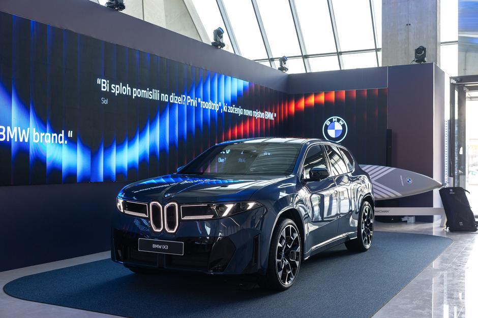 BMW iX3 in SipaBoards | Avtor: BMW