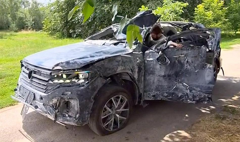Video: Volkswagen touareg po raketnem napadu še vedno vozen
