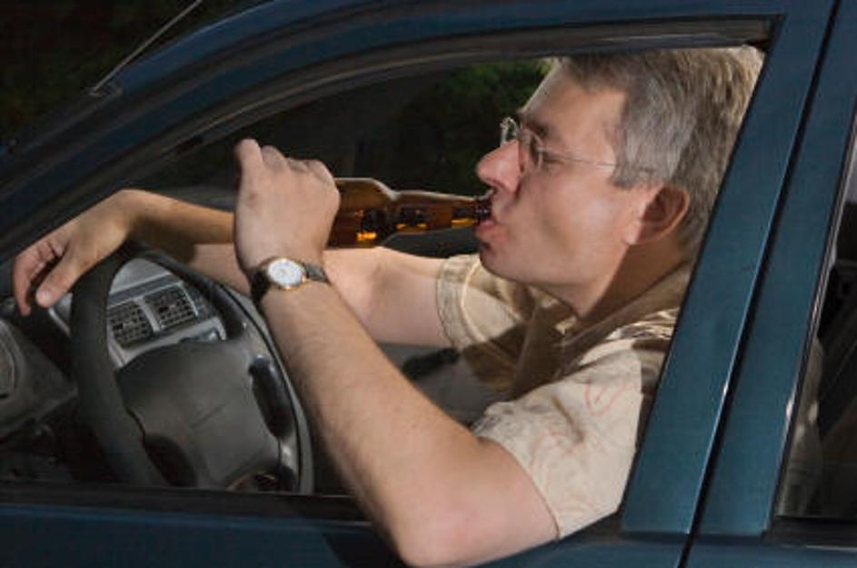 Znanstveniki želijo pijanim voznikom z novimi sistemi preprečiti, da bi sedli za