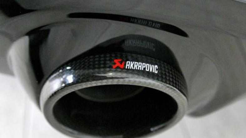 renault clio rs akrapović