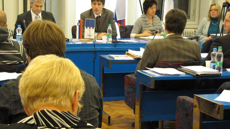 Tržiški župan Borut Sajovic (na sredini) o odločitvi občinskega sveta, ki je pri