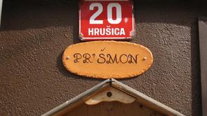 Na območju Občine Jesenice so nekatera stara hišna imena že označena s tablicami