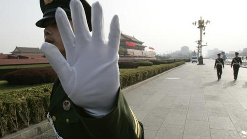 Kitajske oblasti so poskrbele za poostren nadzor ob prihodu olimpijskega ognja, 